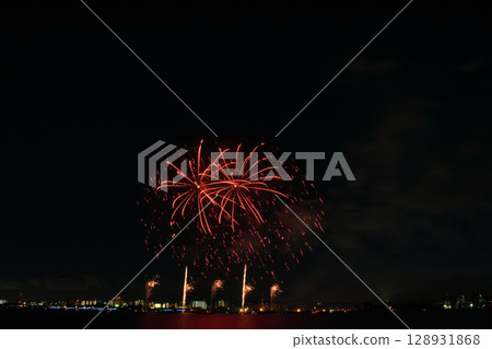 夏日夜空中綻放的煙火<桑名水鄉煙火大會2025> 夏日夜空中綻放的煙火<桑名水鄉煙火大會2025> 128931868