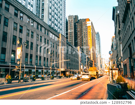 Morning in New York Manhattan 128932796