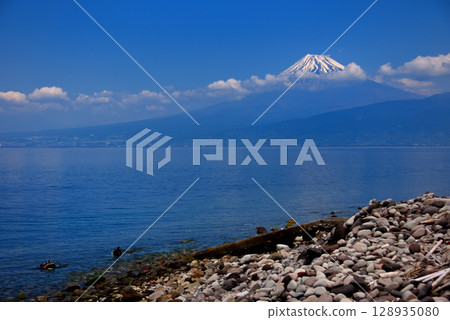 Image of a diving spot with a wonderful view of Mt. Fuji, Izu Peninsula, Chubu region, Nishiura, Numazu City, Shizuoka Prefecture (4) Image of a diving spot with a wonderful view of Mt. Fuji, Izu Peninsula, Chubu region, Nishiura, Numazu City, Shizuoka Prefecture (4) 128935080