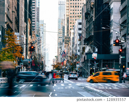 New York Fifth Avenue 128935557
