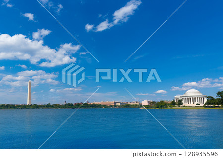 Thomas Jefferson and Washington memorial DC Thomas Jefferson and Washington memorial DC 128935596