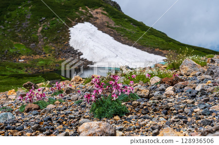 Summer climbing on Mount Norikura 128936506