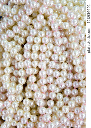 pearl balls necklace pattern texture pearl balls necklace pattern texture 128936691