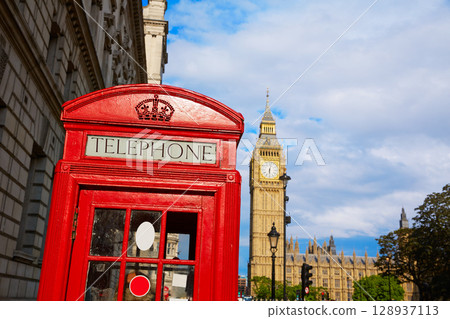Big Ben Clock Tower in London England Big Ben Clock Tower in London England 128937113