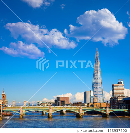 London Millennium bridge skyline London Millennium bridge skyline 128937500