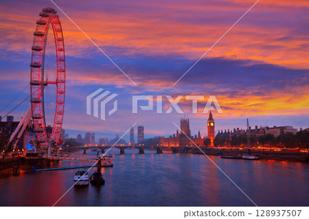 London sunset skyline Bigben and Thames London sunset skyline Bigben and Thames 128937507