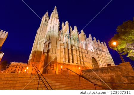 Palma de Mallorca Cathedral Seu sunset Majorca 128937811