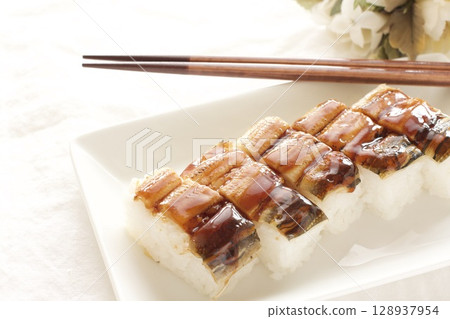 星鰻壓制壽司 128937954