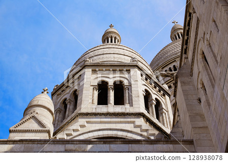 Sacre Coeur Basilique in Montmartre Paris Sacre Coeur Basilique in Montmartre Paris 128938078