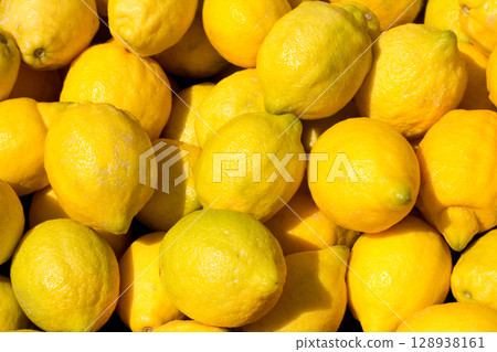 lemon fruits in the marketplace 128938161