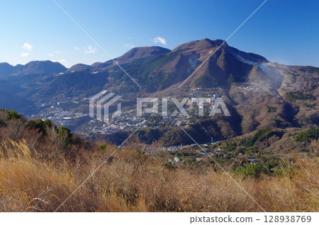 冬季的箱根、神山、駒岳、大涌谷 冬季的箱根、神山、駒岳、大涌谷 128938769