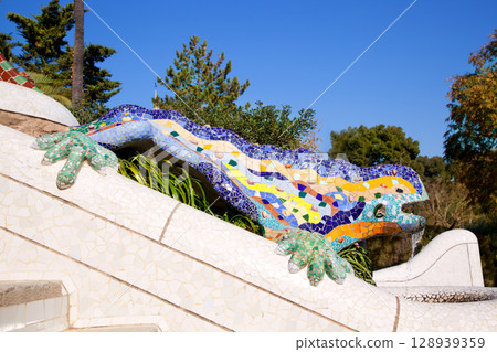 Dragon salamandra of gaudi  in park guell 128939359