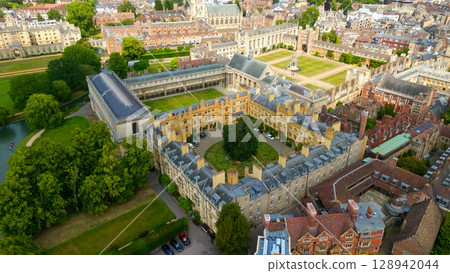 Aerial view of Cambridge University colleges, a prestigious UK institution steeped in history 128942044
