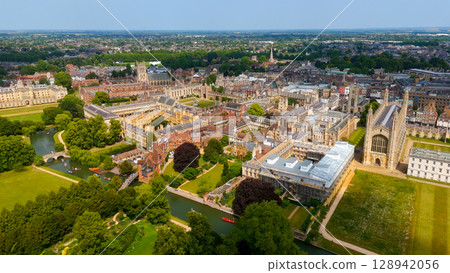 Aerial view of Cambridge University, its historic colleges, and the River Cam flowing through the 128942056