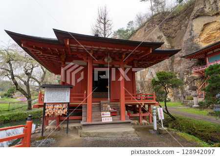 Spring in Hiraizumi, Takkoku-no-Iwaya Bishamon-do, Ebigaike Benten-do, Hiraizumi Town, Iwate Prefecture 128942097
