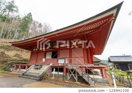 Spring in Hiraizumi, Takkoku-no-Iwaya Bishamon-do Main Hall, Hiraizumi Town, Iwate Prefecture 128942108