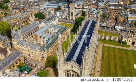 Aerial view of King's College Chapel and Cambridge University buildings 128942162