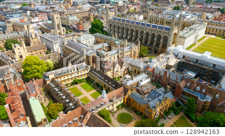 Aerial view of Cambridge University colleges and King's College Chapel, UK 128942163