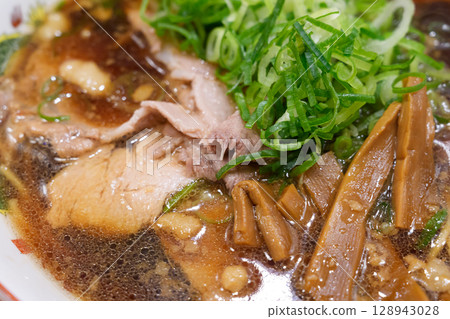 吳福軒背脂黑醬油拉麵 128943028