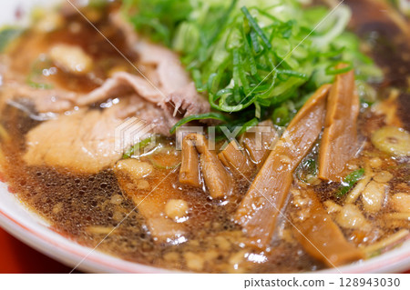 Gofukuken's Back Fat Black Soy Sauce Ramen Gofukuken's Back Fat Black Soy Sauce Ramen 128943030