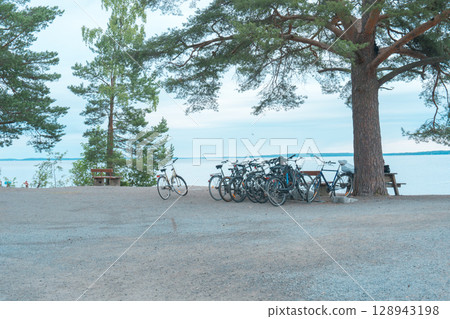 [Tampere, Finland] Lake Lauhaniemi and bicycles 128943198