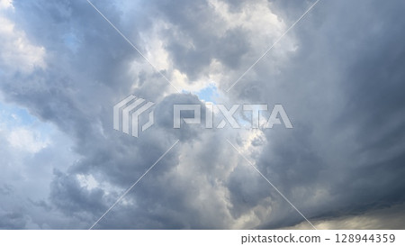 龍雲的能量 128944359