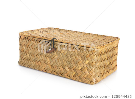 rattan box in studio 128944485