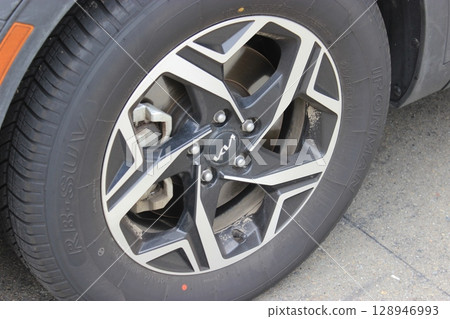 Exterior photos of Korean cars Kia and Hyundai sold in the American market 128946993