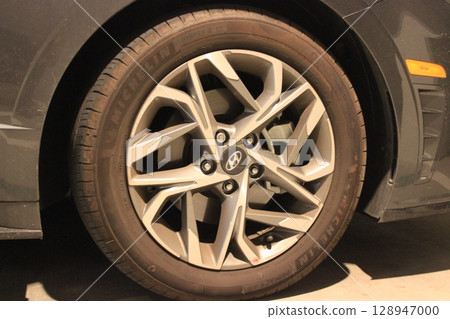 Exterior photos of Korean cars Kia and Hyundai sold in the American market 128947000