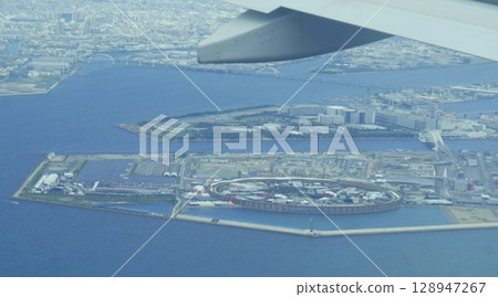 大阪灣夢洲的鳥瞰圖 大阪灣夢洲的鳥瞰圖 128947267