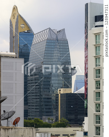 曼谷市中心的高樓 / 泰國曼谷 128947311