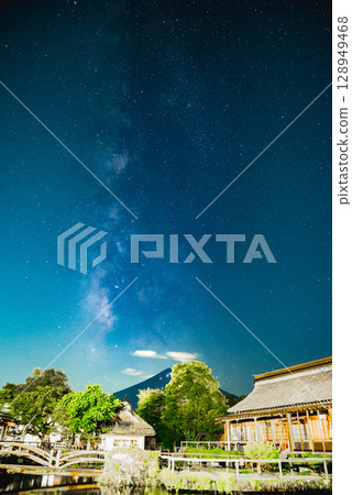 富士山和銀河』 128949468