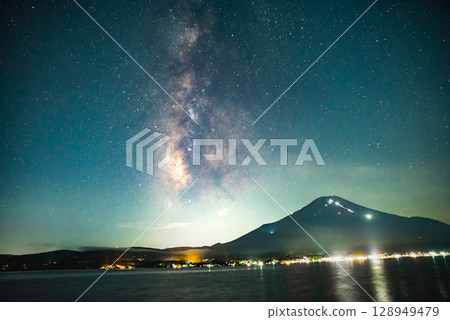Mount Fuji and the Milky Way Mount Fuji and the Milky Way 128949479