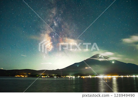富士山和銀河』 128949490