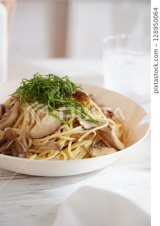 蘑菇意大利面 蘑菇意大利面 128950064