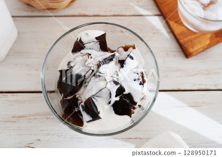 coffee jelly  128950171