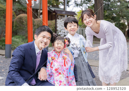 Shichigosan portrait Shichigosan portrait 128952320