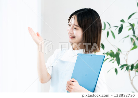 Healthcare workers to guide 128952750