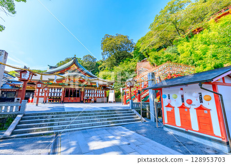 夏天的佑德稻荷神社 佐賀縣鹿島市 夏天的佑德稻荷神社 佐賀縣鹿島市 128953703