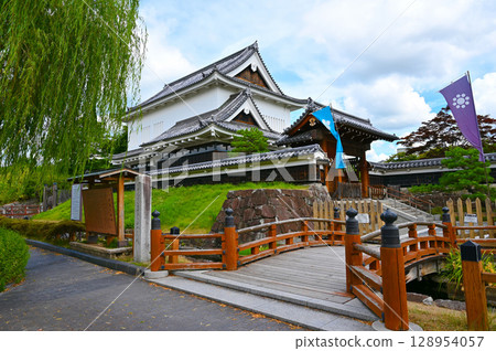 長岡京市 青龍寺城跡、模擬塔、南門 128954057
