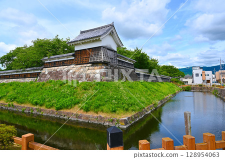 Shoryuji Castle Ruins, Honmaru, Corner Tower, Eastern Earthworks, Nagaokakyo City 128954063