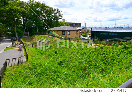 Shoryuji Castle Ruins, North Side, Earthworks and Dry Moat, Nagaokakyo City Shoryuji Castle Ruins, North Side, Earthworks and Dry Moat, Nagaokakyo City 128954171