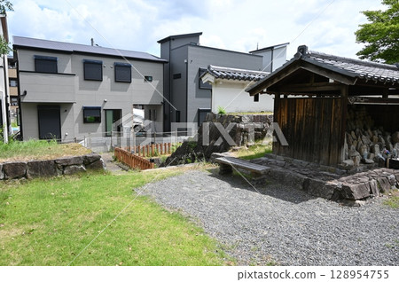 Shoryuji Castle Ruins, North Gate Ruins, Masugata, Nagaokakyo City 128954755