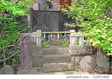 Ono Terasaki Shrine (Taito) Ono Terasaki Shrine (Taito) 128954869