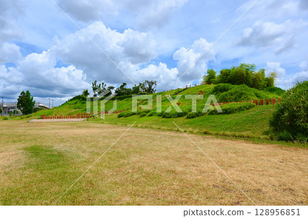 長岡京市明智光秀本營遺址江山古墓 長岡京市明智光秀本營遺址江山古墓 128956851