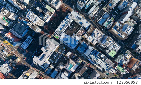 無人機鳥瞰現代城市 無人機鳥瞰現代城市 128956958