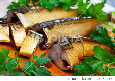 Sliced smoked mackerel with parsley Sliced smoked mackerel with parsley 128960232