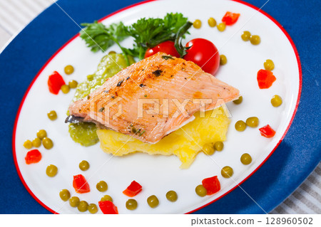 Trout fillet with mashed potatoes Trout fillet with mashed potatoes 128960502