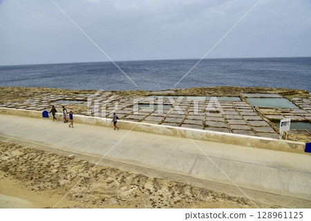 Malta, Gozo, salt fields Malta, Gozo, salt fields 128961125