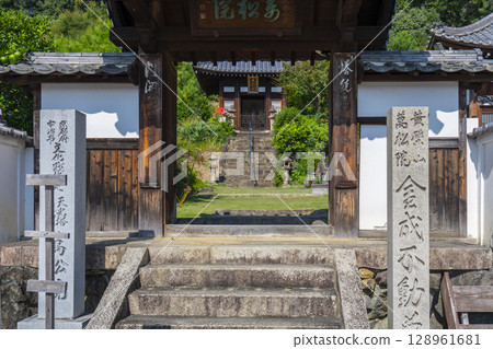 Temple of Heavenly Temple 128961681